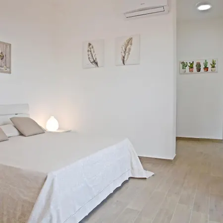 Ogliastrillo Apartment *